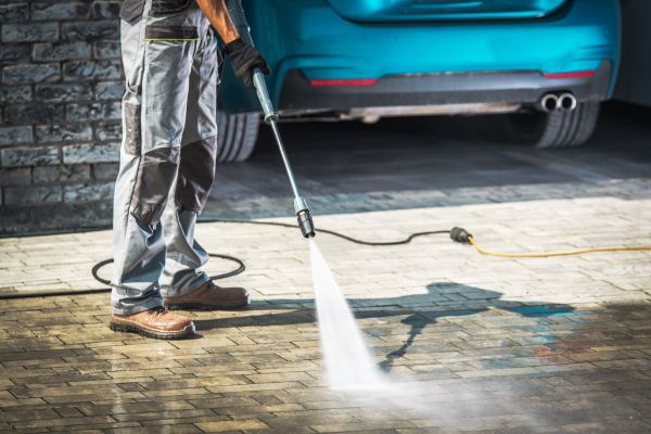 Cost of Driveway Pressure Washing in Park City