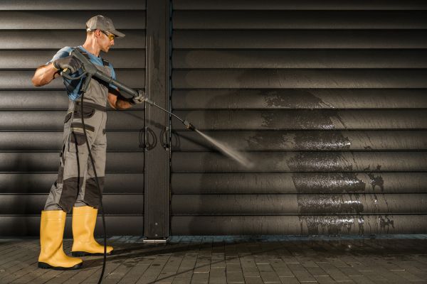 Cost of Garage Pressure Washing in Park City