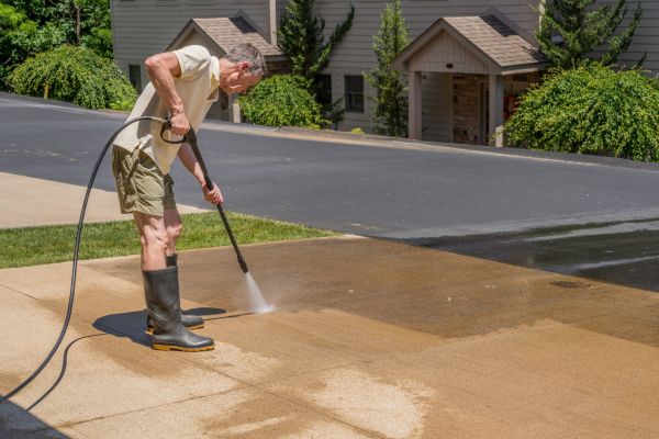 Cost of Concrete Pressure Cleaning in Park City